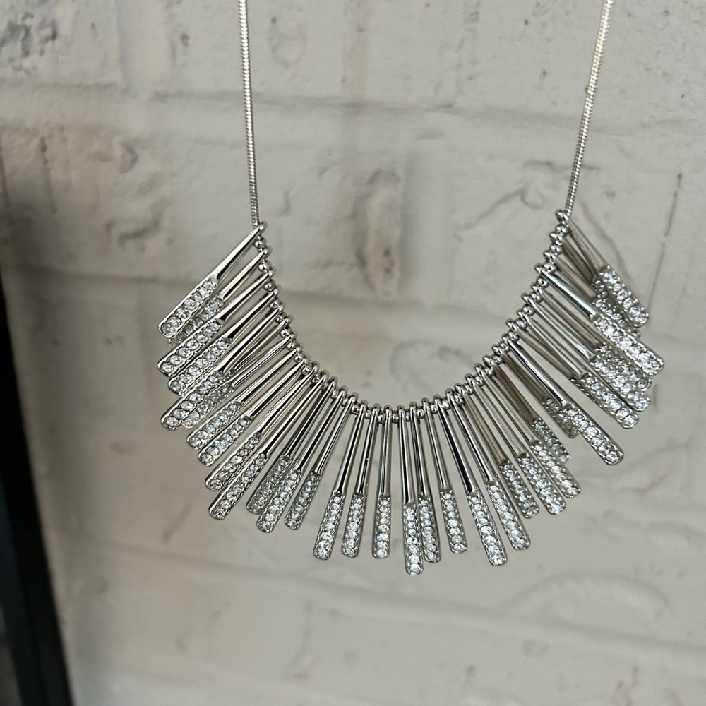 Elegant Silver Necklace with Crystal Accents
